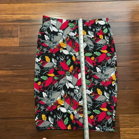 BUNDLE OF (5) SKIRTS - Picture 15 of 16